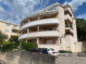 Apartments Nina & Lola